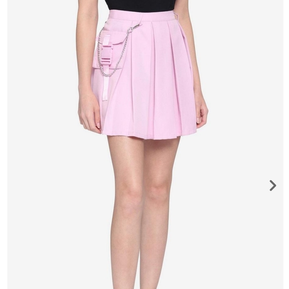 Hot Topic Dresses & Skirts - Hot Topic pastel pink pleated cargo skirt size large
